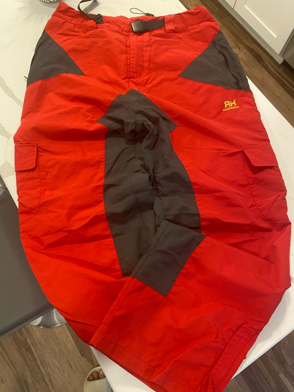 Raspberry Hills Red & Gray Men's Ski Pants Size Men’s Medium (Fits Large)